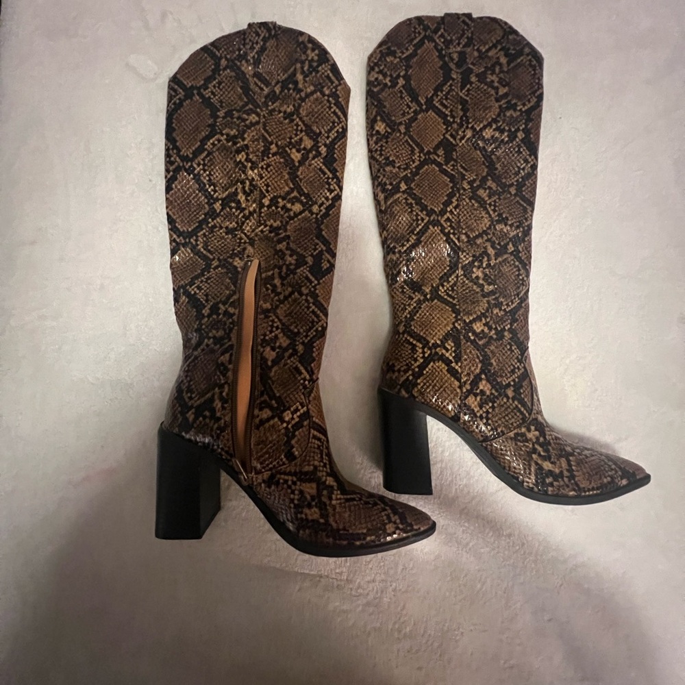 The Drop Women's Cassandra Knee-high Western Boot Overknee
